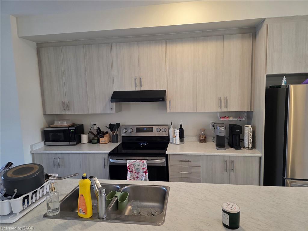 65 Melody Lane, Thorold, ON - Indoor Photo Showing Kitchen