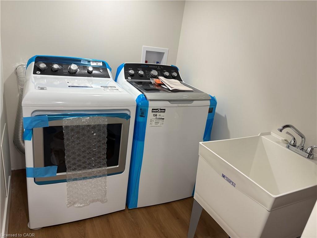 10-149 St Catharines Street, Smithville, ON - Indoor Photo Showing Laundry Room