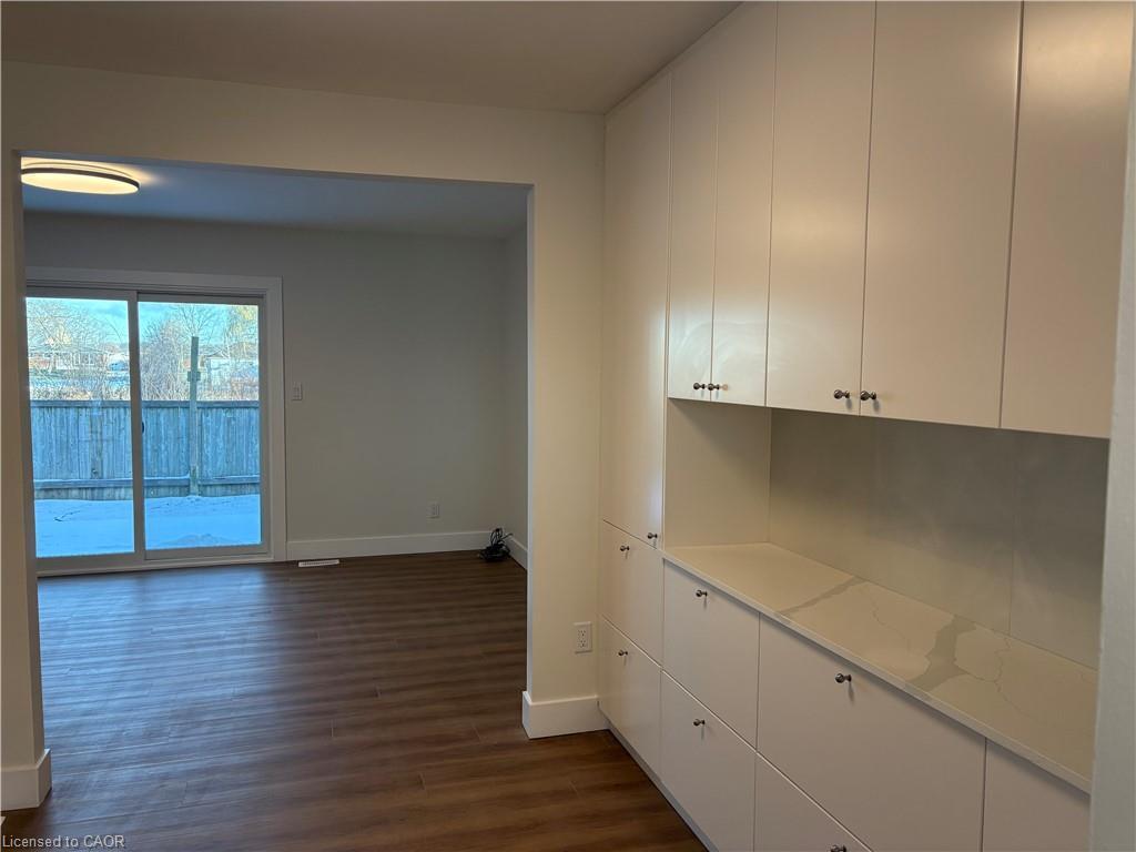 10-149 St Catharines Street, Smithville, ON - Indoor Photo Showing Other Room