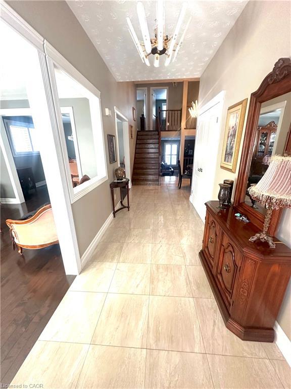 50 Teak Street, Hamilton, ON - Indoor Photo Showing Other Room