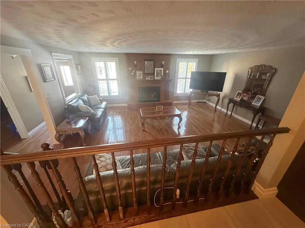 50 Teak Street, Hamilton, ON - Indoor Photo Showing Other Room