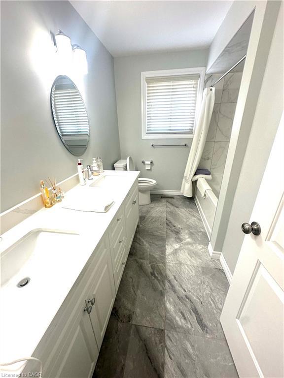 50 Teak Street, Hamilton, ON - Indoor Photo Showing Bathroom