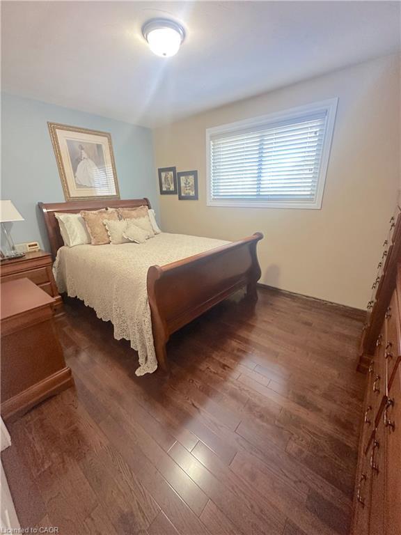 50 Teak Street, Hamilton, ON - Indoor Photo Showing Bedroom