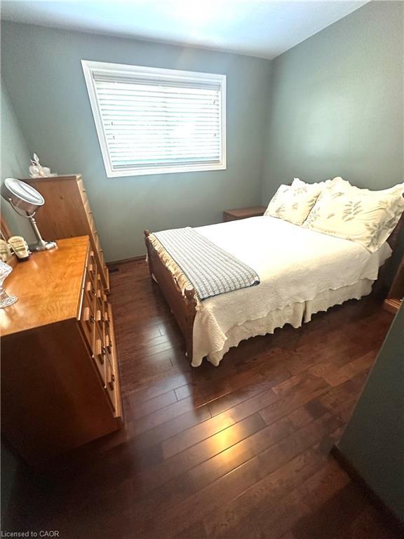 50 Teak Street, Hamilton, ON - Indoor Photo Showing Bedroom