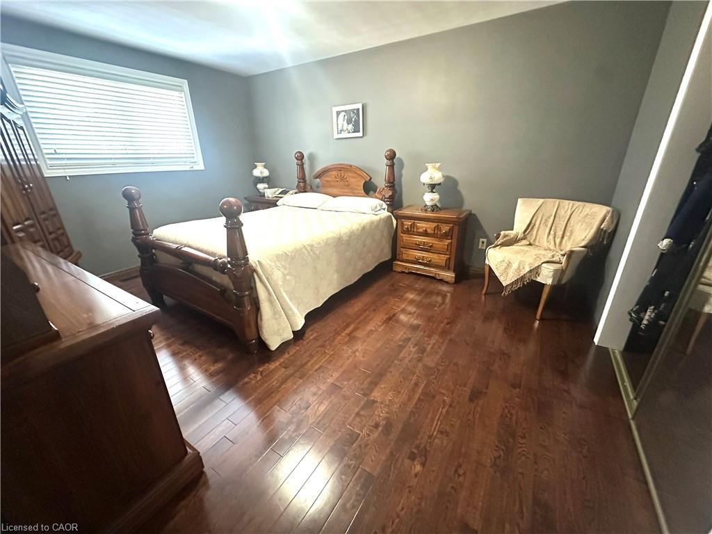 50 Teak Street, Hamilton, ON - Indoor Photo Showing Bedroom