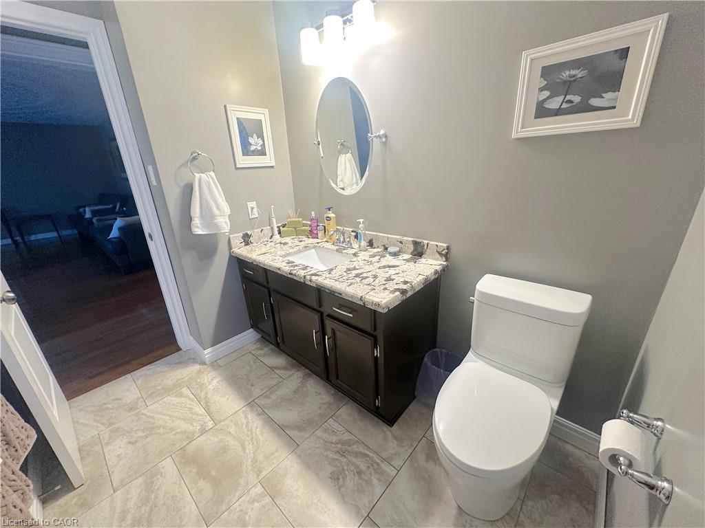 50 Teak Street, Hamilton, ON - Indoor Photo Showing Bathroom