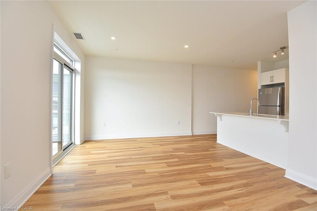 219-1936 Rymal Road E, Hamilton, ON - Indoor