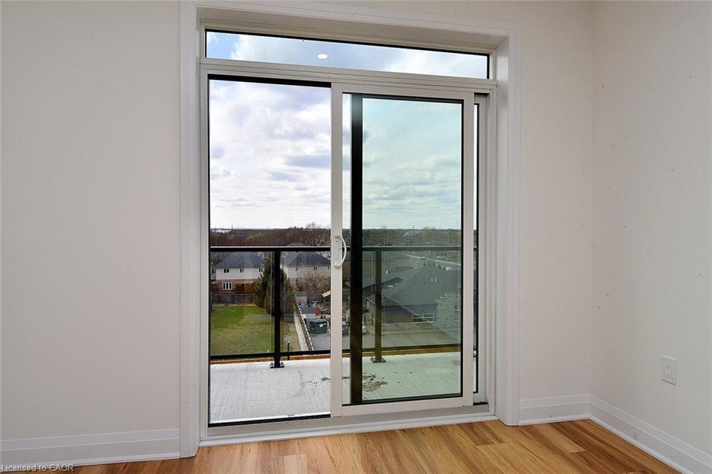 219-1936 Rymal Road E, Hamilton, ON - Indoor Photo Showing Other Room