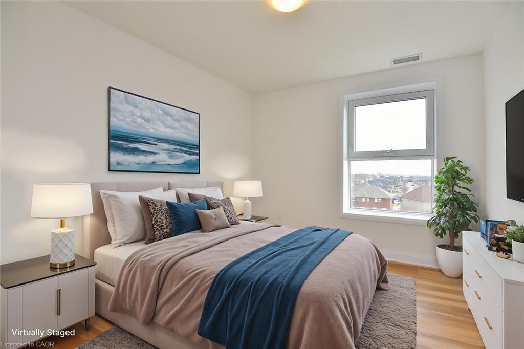 219-1936 Rymal Road E, Hamilton, ON - Indoor Photo Showing Bedroom
