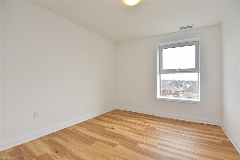 219-1936 Rymal Road E, Hamilton, ON - Indoor Photo Showing Other Room