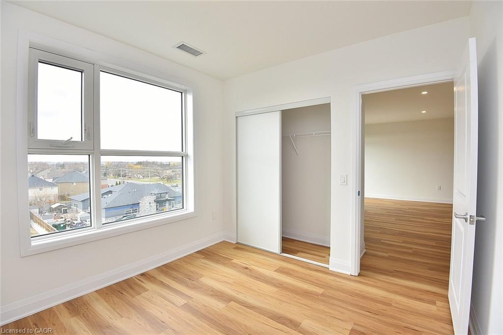 219-1936 Rymal Road E, Hamilton, ON - Indoor Photo Showing Other Room