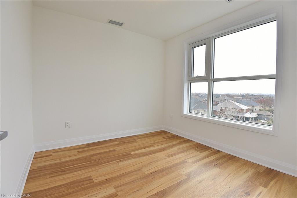 219-1936 Rymal Road E, Hamilton, ON - Indoor Photo Showing Other Room