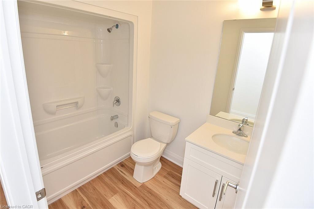 219-1936 Rymal Road E, Hamilton, ON - Indoor Photo Showing Bathroom