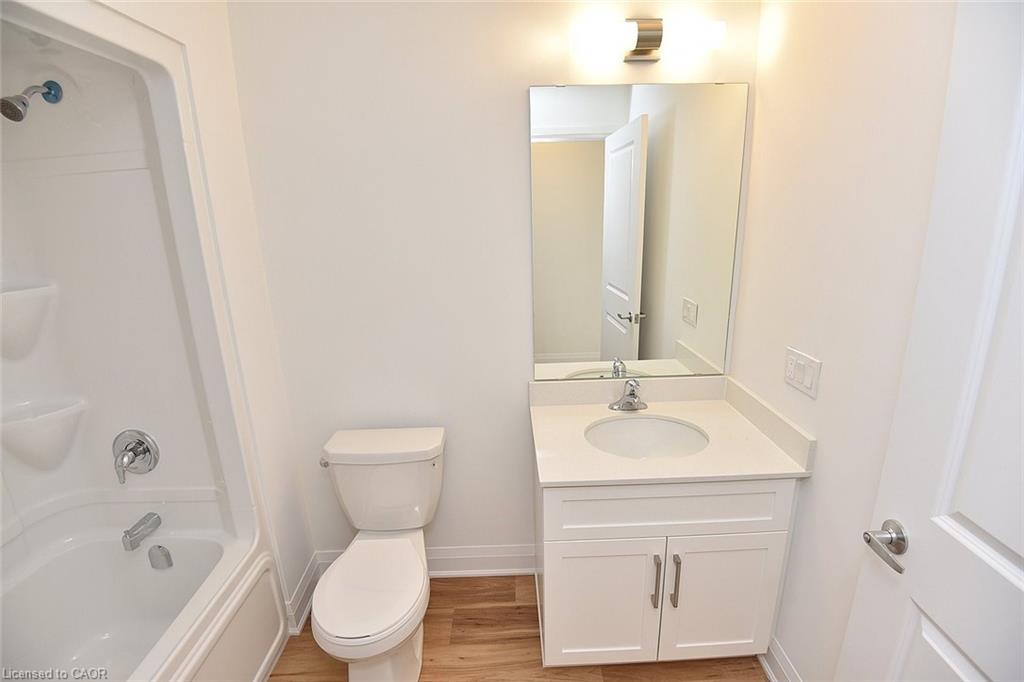 219-1936 Rymal Road E, Hamilton, ON - Indoor Photo Showing Bathroom