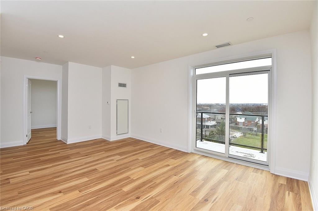 219-1936 Rymal Road E, Hamilton, ON - Indoor Photo Showing Other Room