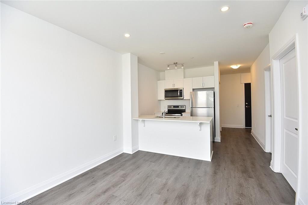 510-1936 Rymal Road E, Hamilton, ON - Indoor Photo Showing Kitchen