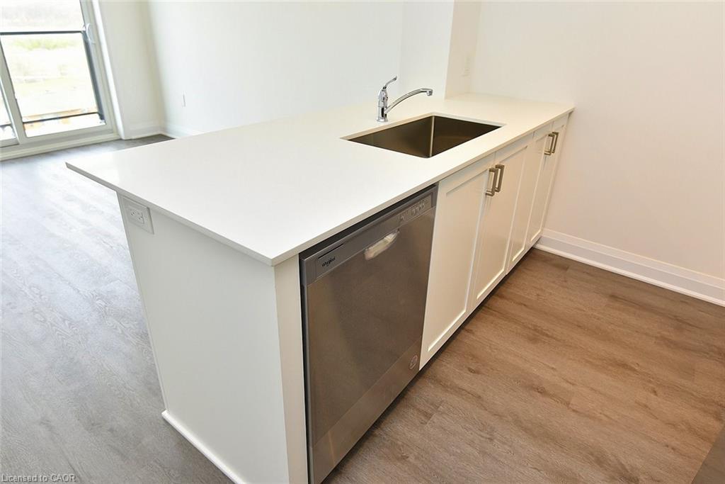 510-1936 Rymal Road E, Hamilton, ON - Indoor Photo Showing Kitchen