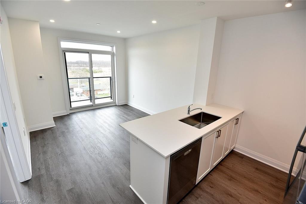 510-1936 Rymal Road E, Hamilton, ON - Indoor Photo Showing Kitchen