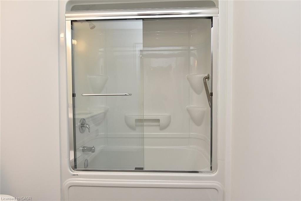 510-1936 Rymal Road E, Hamilton, ON - Indoor Photo Showing Bathroom