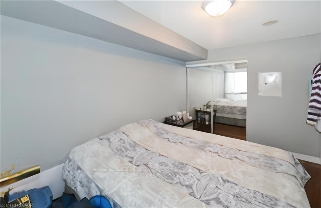 707-2379 Central Park Drive, Oakville, ON - Indoor Photo Showing Bedroom