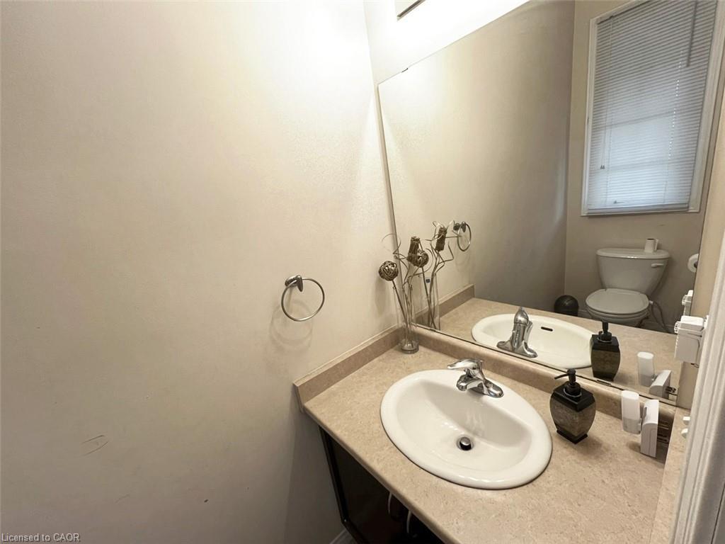 24-370 Stonehenge Drive, Ancaster, ON - Indoor Photo Showing Bathroom