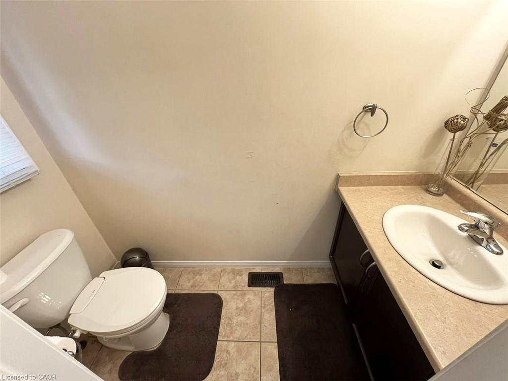 24-370 Stonehenge Drive, Ancaster, ON - Indoor Photo Showing Bathroom