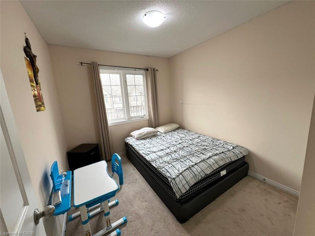 24-370 Stonehenge Drive, Ancaster, ON - Indoor Photo Showing Bedroom