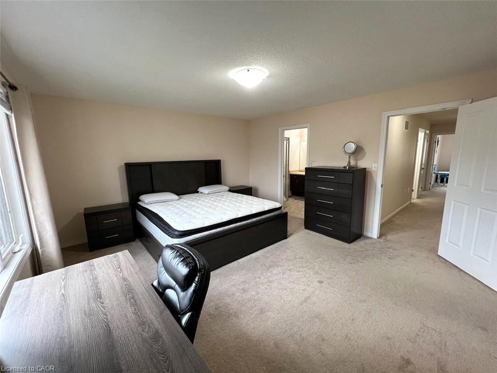 24-370 Stonehenge Drive, Ancaster, ON - Indoor Photo Showing Bedroom