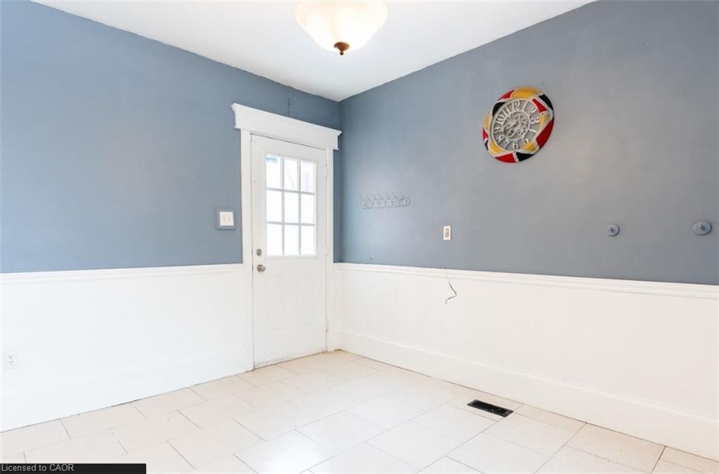 219 Erie Avenue, Brantford, ON - Indoor Photo Showing Other Room
