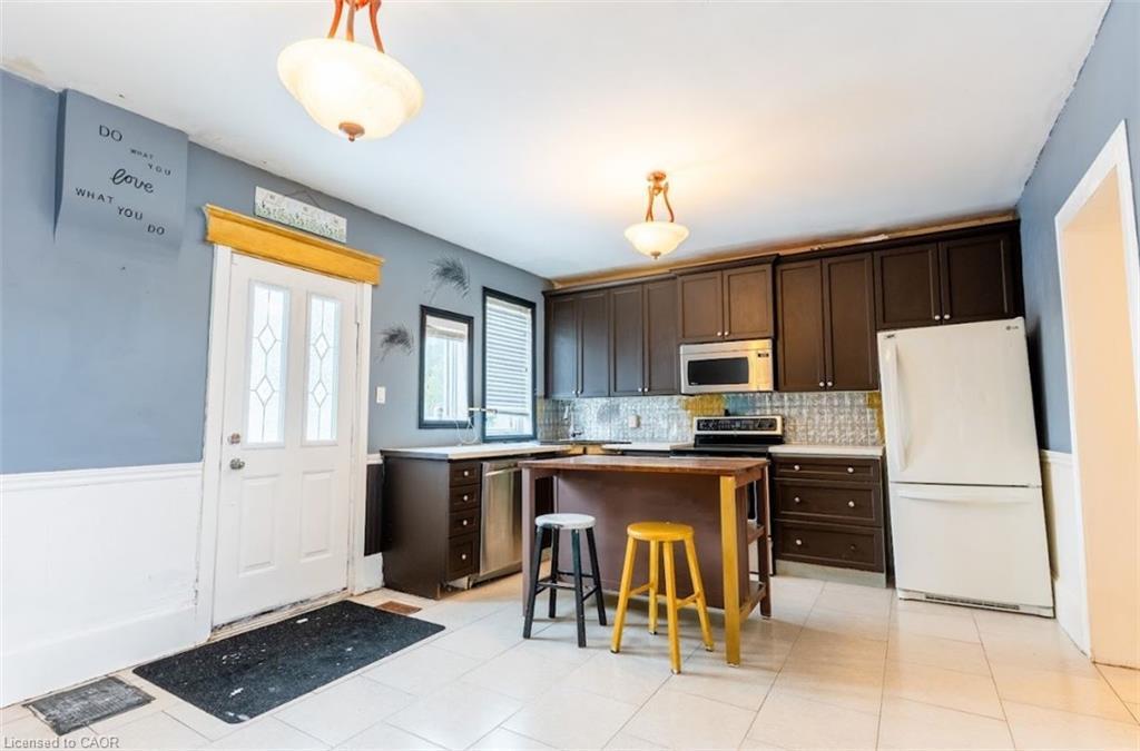 219 Erie Avenue, Brantford, ON - Indoor Photo Showing Kitchen
