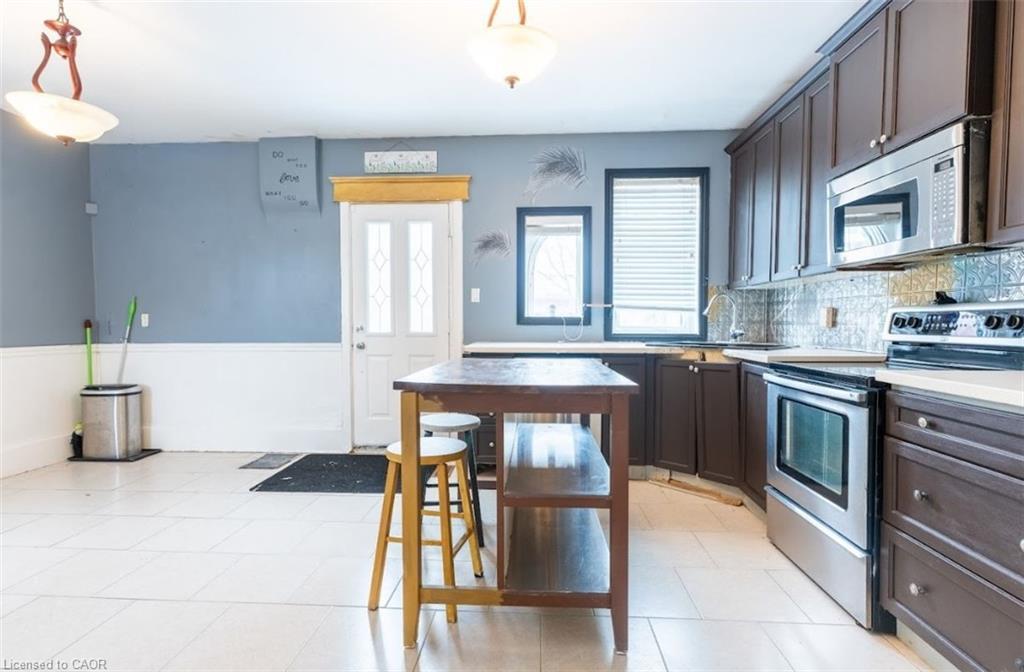219 Erie Avenue, Brantford, ON - Indoor Photo Showing Kitchen