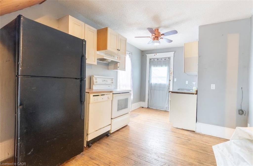 219 Erie Avenue, Brantford, ON - Indoor Photo Showing Kitchen