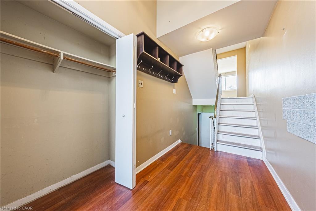 5535 Schueller Crescent, Burlington, ON - Indoor