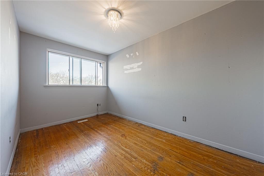 5535 Schueller Crescent, Burlington, ON - Indoor Photo Showing Other Room