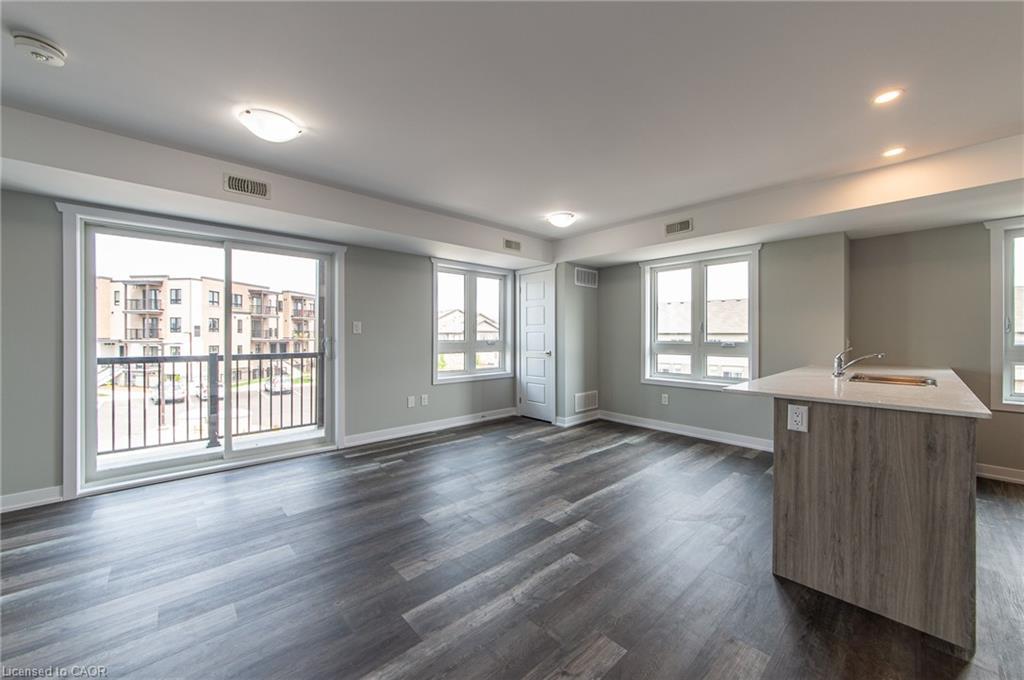 A7-1331 Countrystone Drive, Kitchener, ON - Indoor Photo Showing Other Room