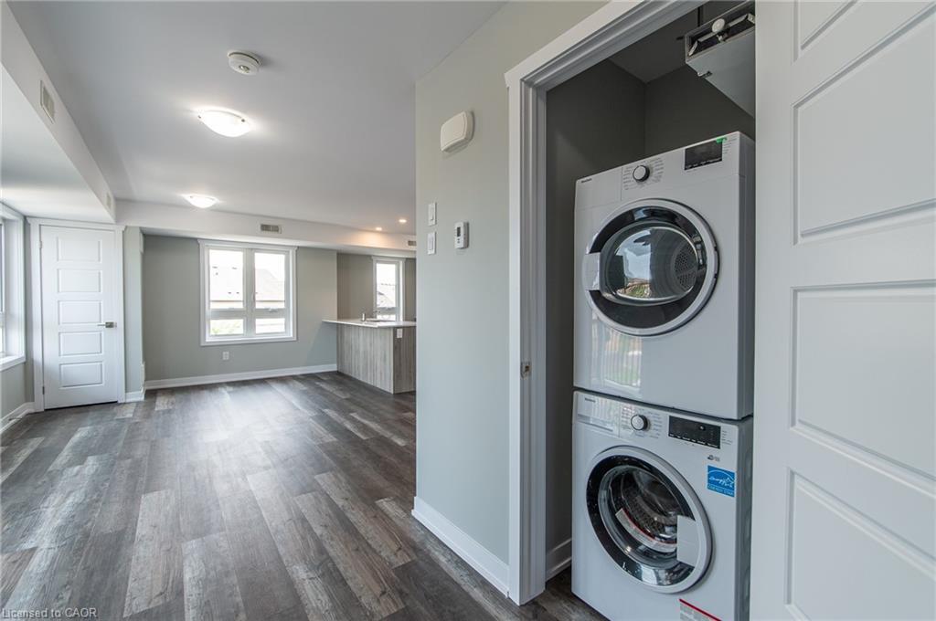 A7-1331 Countrystone Drive, Kitchener, ON - Indoor Photo Showing Laundry Room