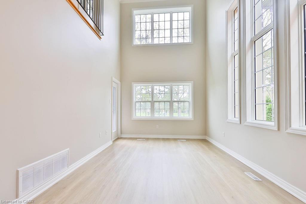 11-4211 Millcroft Park Drive, Burlington, ON - Indoor Photo Showing Other Room