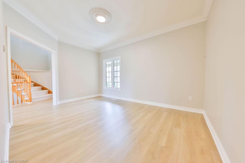 11-4211 Millcroft Park Drive, Burlington, ON - Indoor Photo Showing Other Room