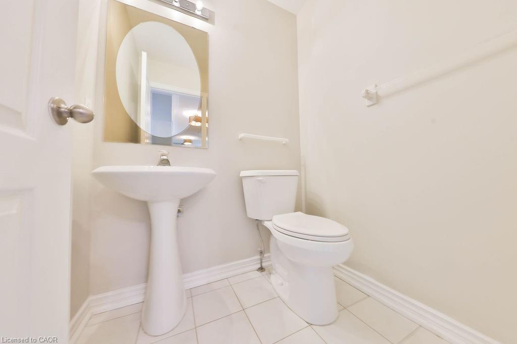 11-4211 Millcroft Park Drive, Burlington, ON - Indoor Photo Showing Bathroom