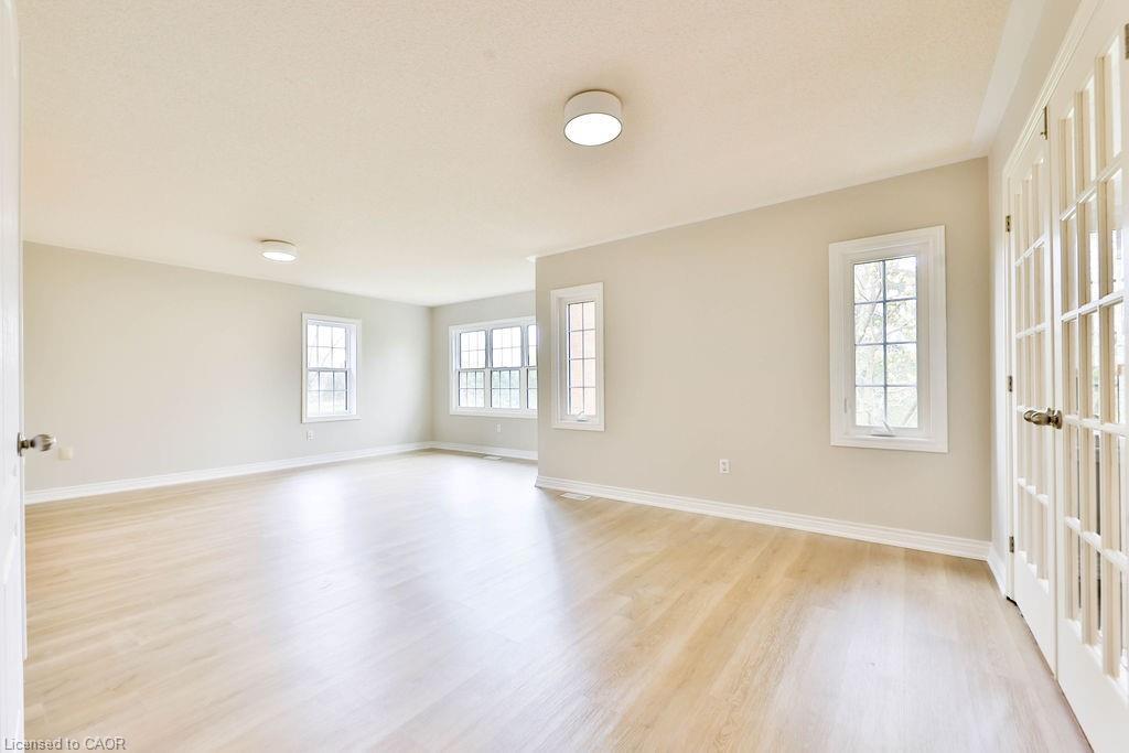 11-4211 Millcroft Park Drive, Burlington, ON - Indoor Photo Showing Other Room