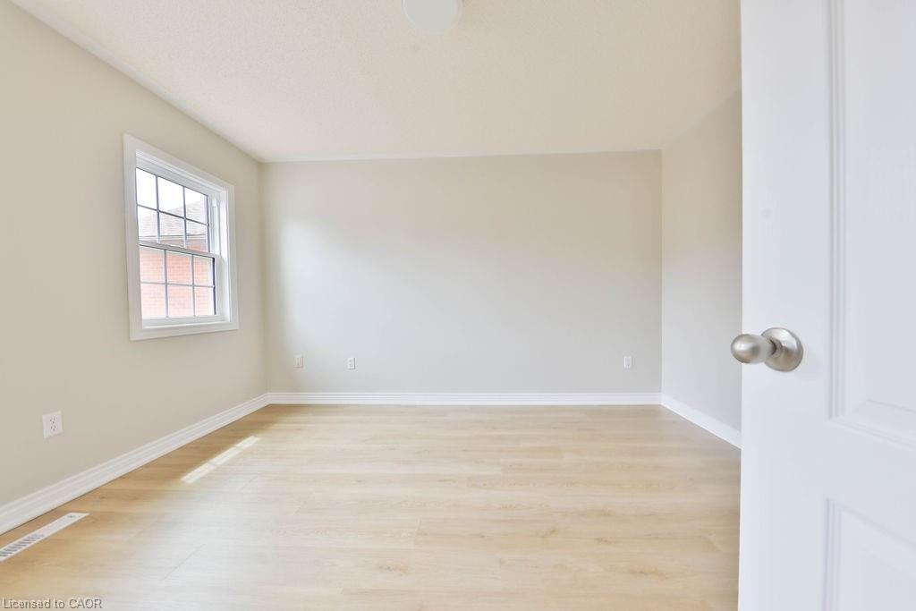 11-4211 Millcroft Park Drive, Burlington, ON - Indoor Photo Showing Other Room