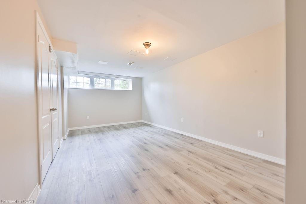 11-4211 Millcroft Park Drive, Burlington, ON - Indoor Photo Showing Other Room