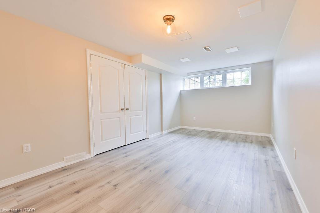 11-4211 Millcroft Park Drive, Burlington, ON - Indoor Photo Showing Other Room