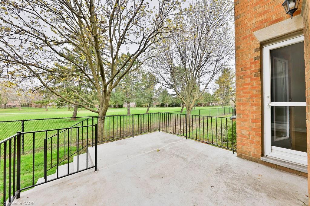 11-4211 Millcroft Park Drive, Burlington, ON - Outdoor With Exterior