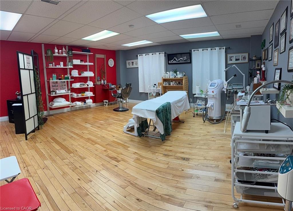 938 King Street W, Kitchener, ON