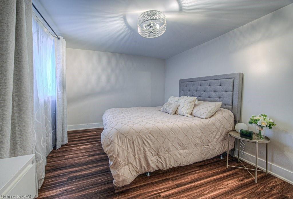 154 St Andrews Drive, Hamilton, ON - Indoor Photo Showing Bedroom