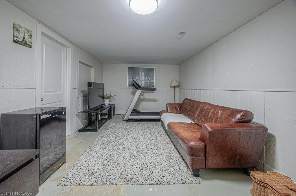 154 St Andrews Drive, Hamilton, ON - Indoor