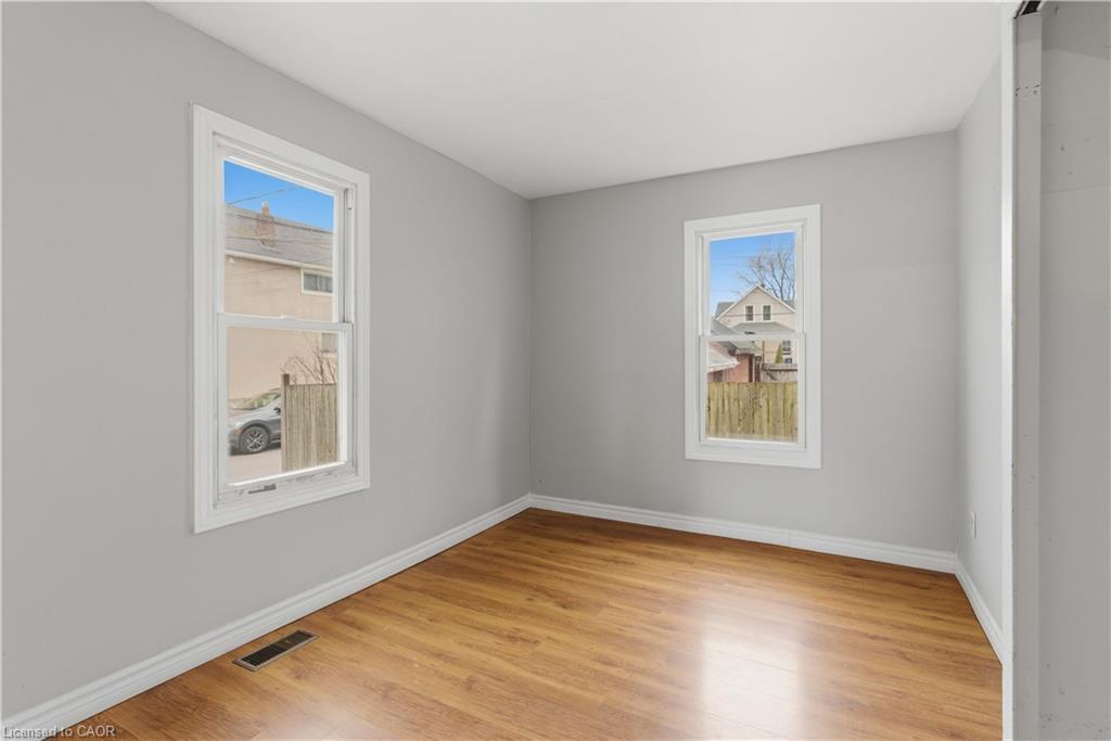 11 Patsy Avenue, Welland, ON - Indoor Photo Showing Other Room