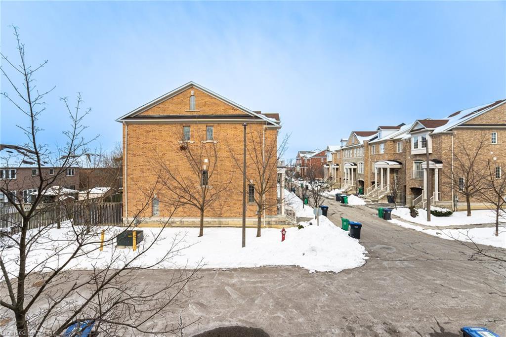 33-7186 Triumph Lane, Mississauga, ON - Outdoor