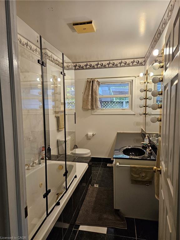 Main House-65 Erie Avenue N, Fisherville, ON - Indoor Photo Showing Bathroom